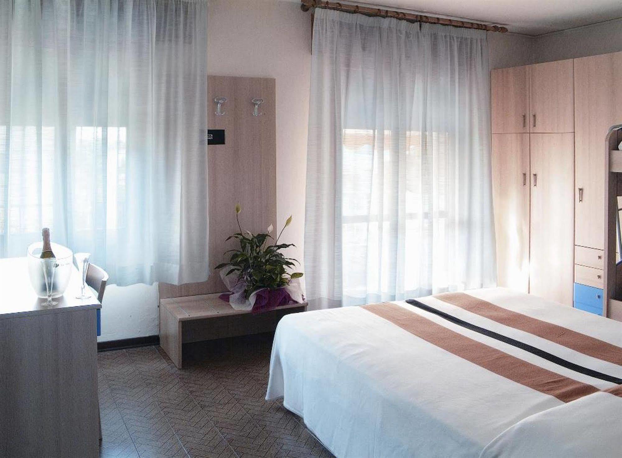 Hotel Nazionale Lido di Jesolo Kültér fotó